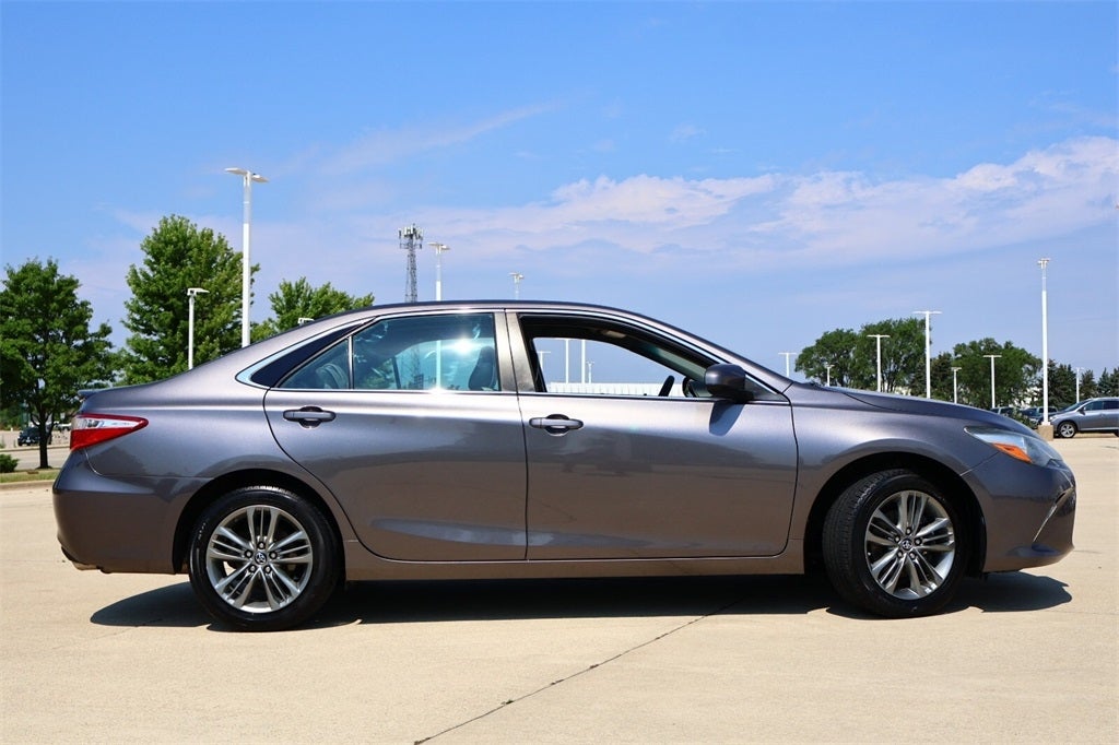 2017 Toyota CAMRY SE TOYOTA SILVER CERTIFIED